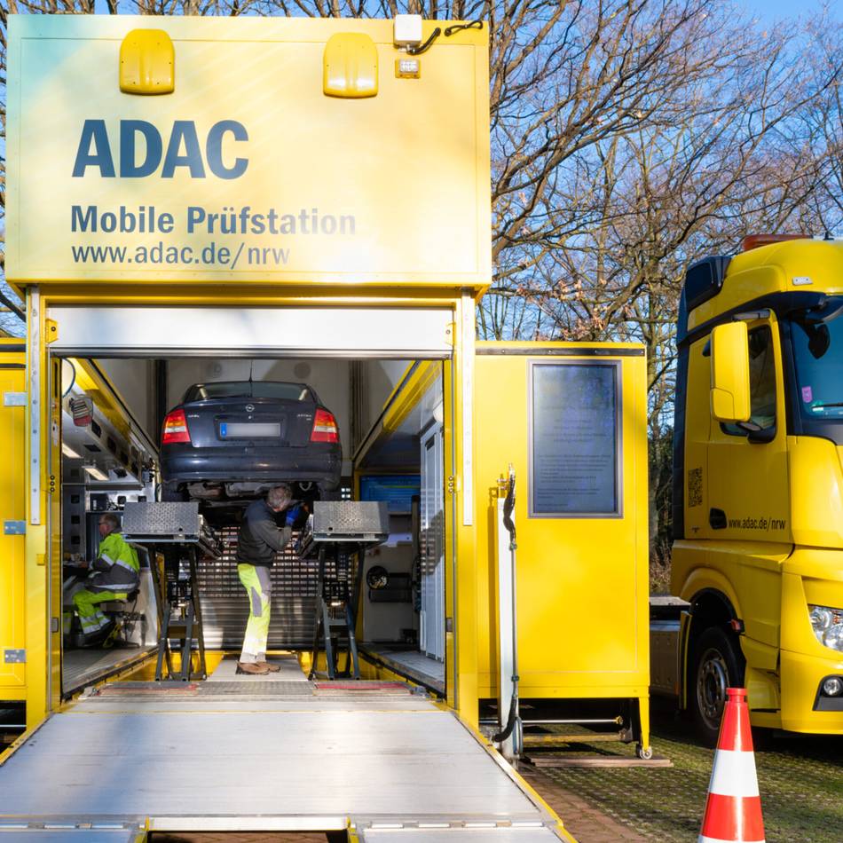 ADAC in Viersen: Mobile Prüfstation kommt zum Obi-Parkplatz