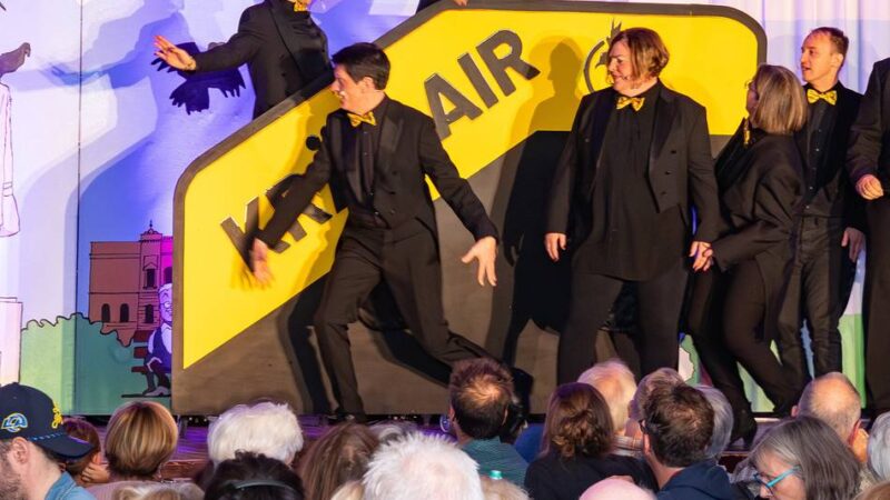 Kabarett aus Krefeld: „Die Krähen“ feiern 40 Jahre Humor und Engagement