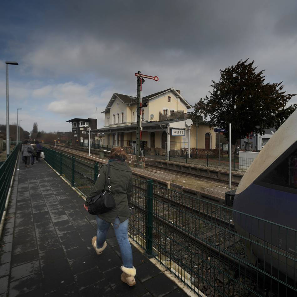 Eltern starten Petition zu Pannenzug: Weil Niersexpress so unzuverlässig ist – Schule verschiebt Klassenarbeiten