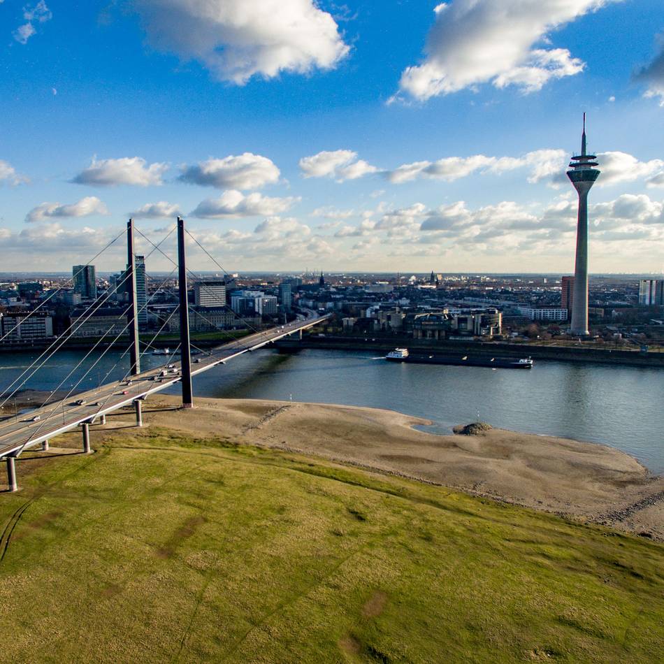 Verkehrsknoten in Düsseldorf: Rheinkniebrücke gesperrt – Das müssen Autofahrer wissen