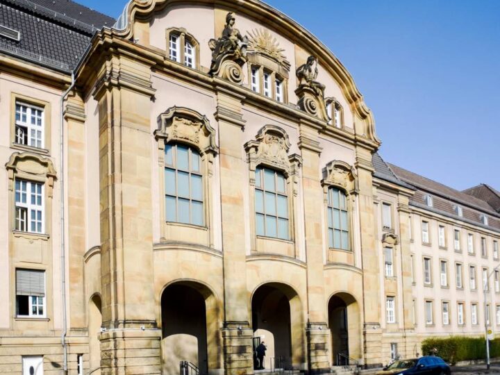 Prozess in Mönchengladbach: Ausraster bei Kontrolle – Autodieb soll Polizeiwagen gerammt haben