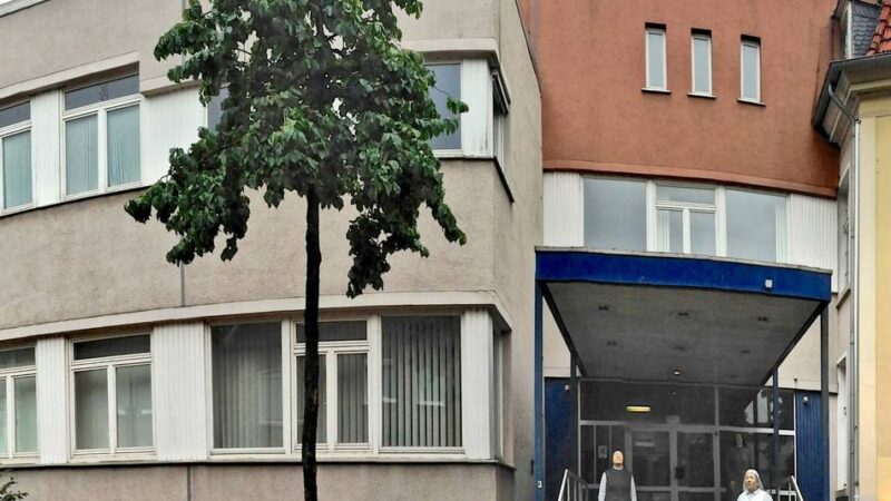 Großaufgebot der Reeser Feuerwehr: Erneuter Fehlalarm am alten Krankenhaus