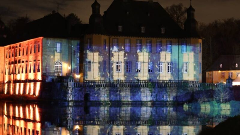 Besonderer Weihnachtsmarkt in Jüchen: Schloss Dyck funkelt zur Schlossweihnacht