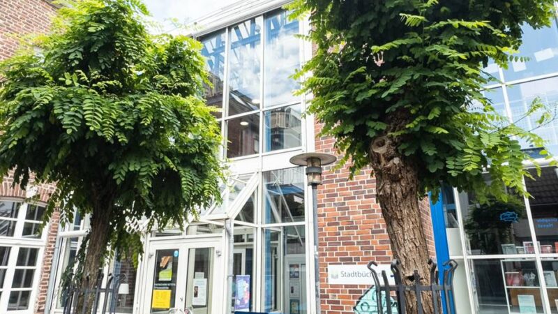 Einstimmung auf den Advent: Treppenhaussingen in der Stadtbücherei Breyell