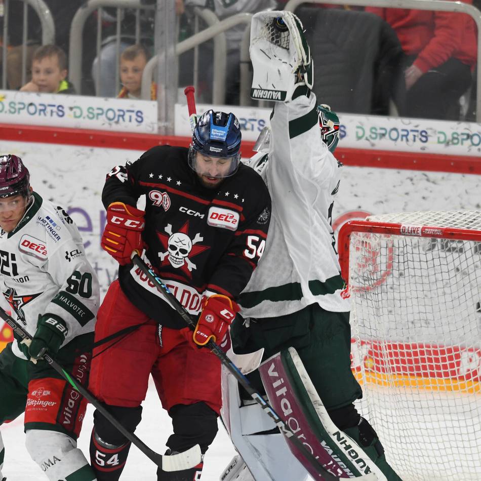 Ernüchternde Geburtstagsparty: DEG verliert deutlich gegen Rosenheim – Im Video: So kam es zum klaren Ergebnis