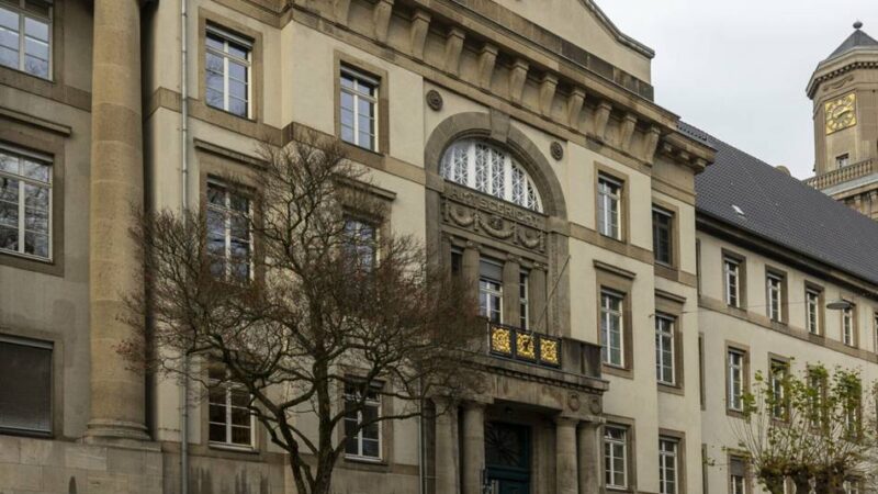 Nach Angriff mit Beil: Verfahren gegen 44-Jährigen kurzfristig ausgesetzt