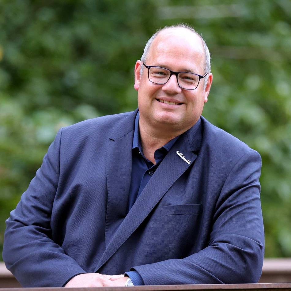 Neuer Oberbürgermeister in Leverkusen: Stefan Hebbel muss harte Nüsse knacken