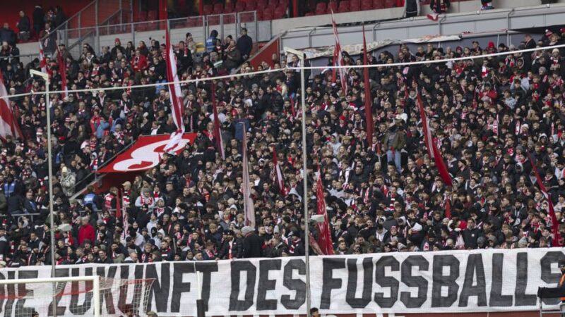 Becherwurf nach Magdeburg-Ausgleich: Fortuna-Fan verletzt Fotografin am Kopf – Täter identifiziert