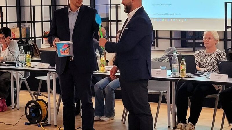 Antrittsrede des neuen Bürgermeisters: Gemeinsam bauen am Haus Hückeswagen