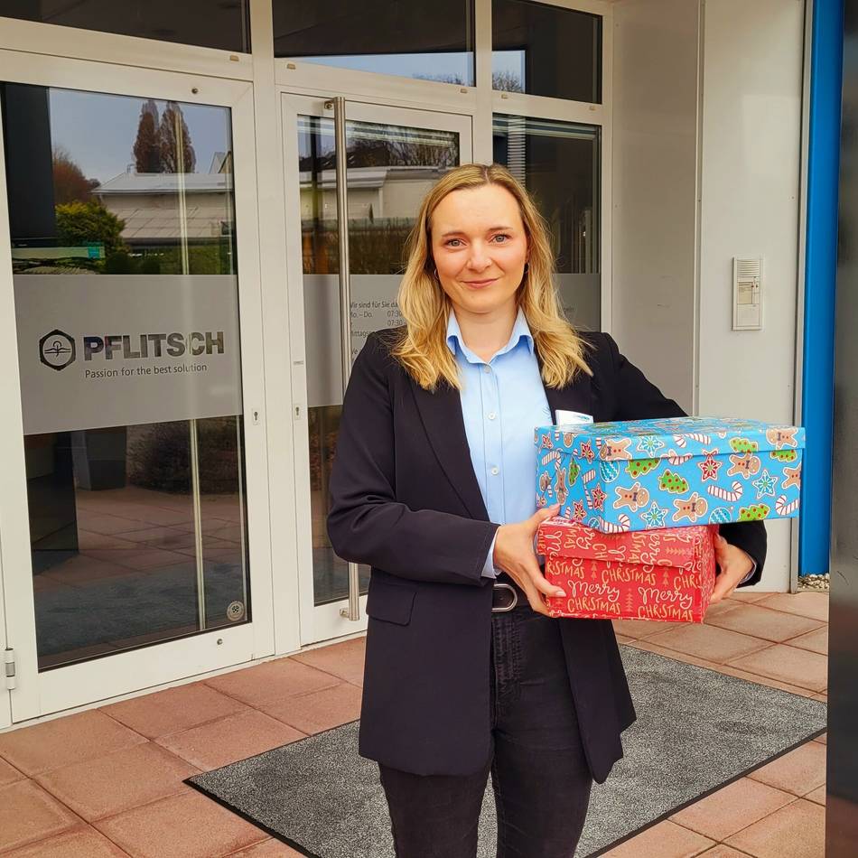 Hückeswagener Firma macht mit bei „Weihnachten im Schuhkarton“: Knackt Pflitsch die 50-Pakete-Marke?