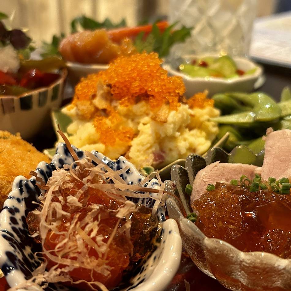 Neueröffnung in Düsseldorf: Die neue Izakaya-Bar in der Friedrichstraße bietet japanische Küche mit Twist