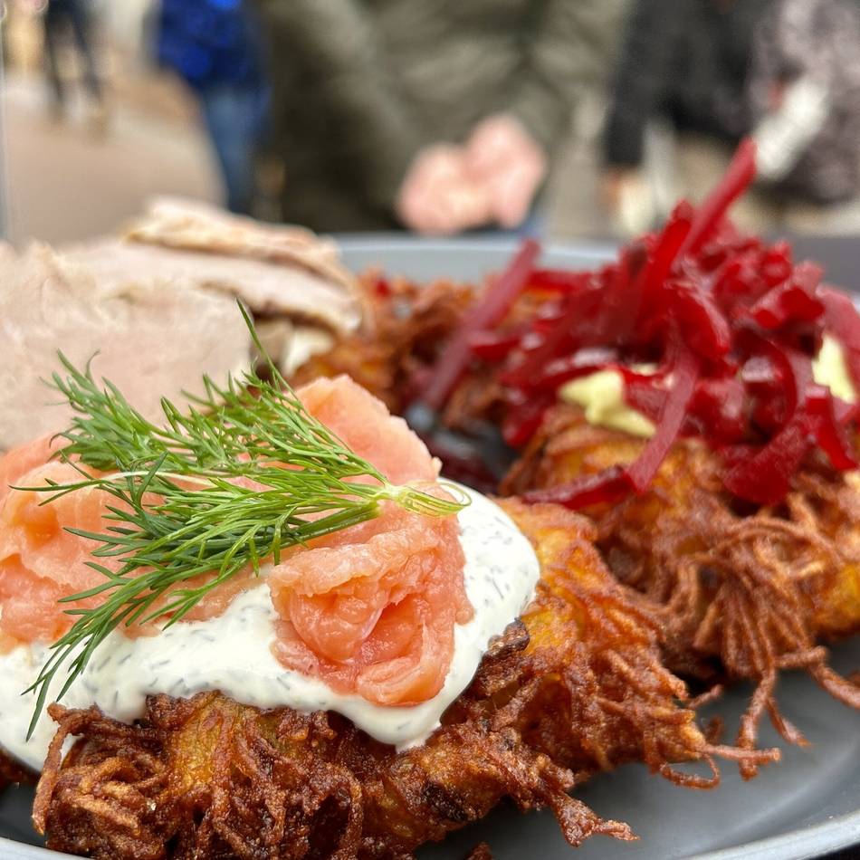 Burger, Reibekuchen, Süßes: Neun Food-Tipps für den Düsseldorfer Weihnachtsmarkt