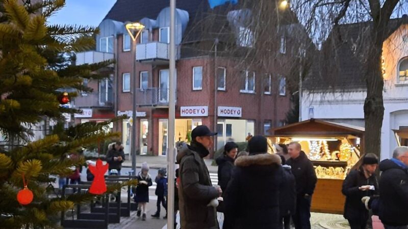 Nikolausmarkt im und am Rathaus: Alpen verwandelt sich in ein Weihnachtsdorf