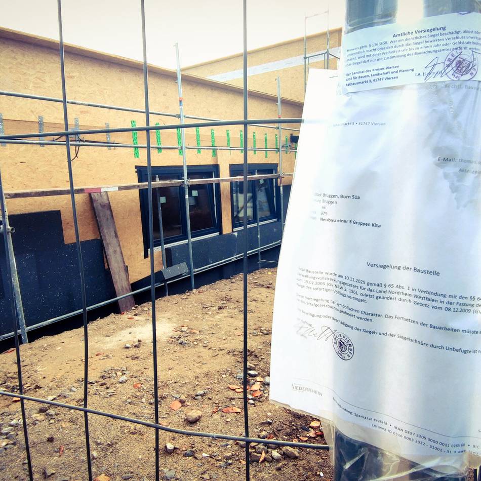 Baugenehmigung fehlte: Was es mit dem Baustopp bei der neuen Kita in Born auf sich hat
