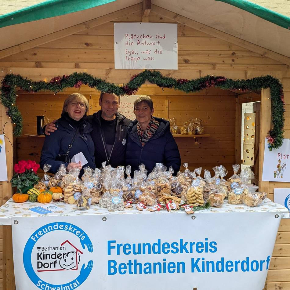Bethanien-Kinderdorf in Schwalmtal: Kalte Tropfen, warme Herzen beim Martinsmarkt
