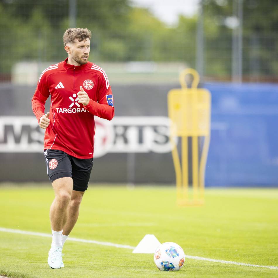 „Weiß nicht, ob sich das gehört“: Fortuna-Routinier Lenz enttäuscht wegen Fan-Kritik an seiner Verpflichtung