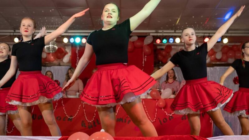 Seit 50 Jahren im Dormagener Karneval: Im Straberger Hubertussaal geht die Post ab