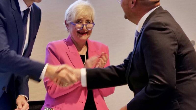 Neuer Kaarster Bürgermeister leistet Amtseid: Horn-Heinemann will „Bürgermeister zum Anfassen“ sein