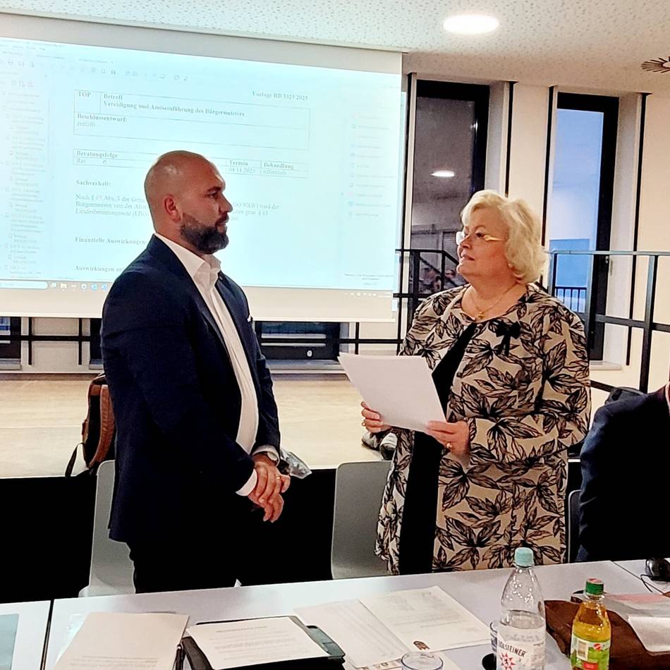 Neuer Verwaltungschef für Hückeswagen: Bürgermeister ins Amt eingeführt