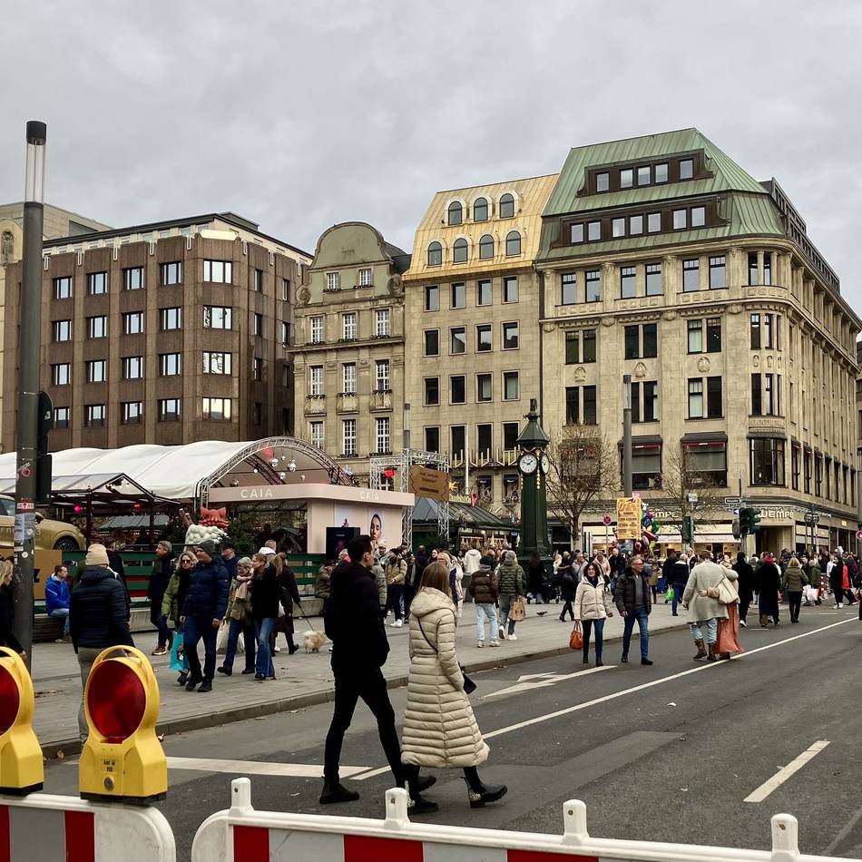 Rund um die Königsallee: So ist die Verkehrssituation in Düsseldorf am ersten Adventssamstag