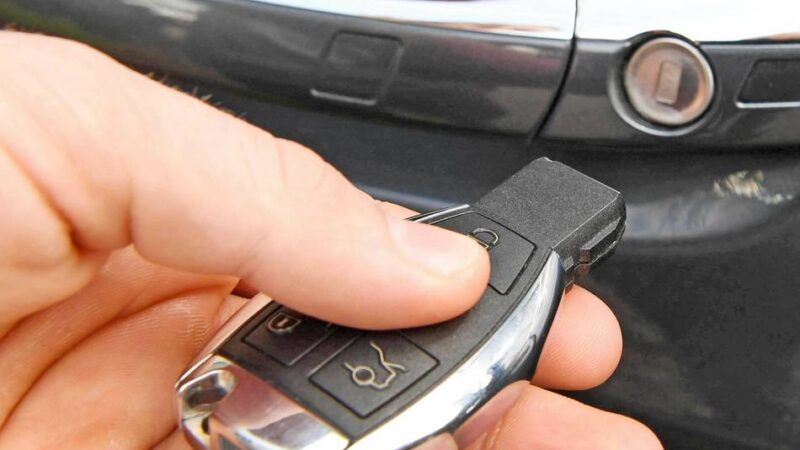 Keyless-Go Signale lassen sich mit der richtigen Technik zum Autoklau nutzen: Diesen Komfort schätzen die Autodiebe