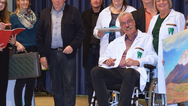 Laienspiel Hünger in Wermelskirchen: Eine bissfeste Komödie feiert Premiere