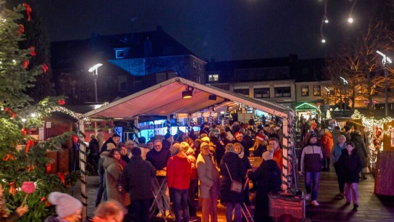 Winterwelt auf dem Kaiserplatz: Weihnachtsmarkt in Willich eröffnet