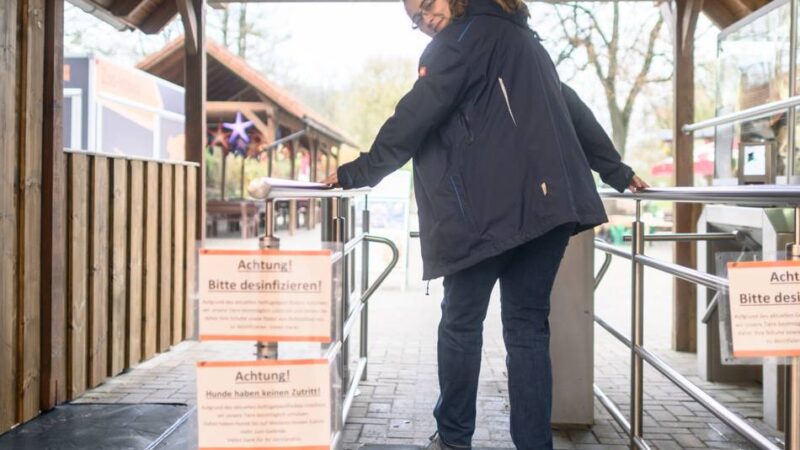 „Herausfordernde Zeit“: Der Tiergarten-Besuch beginnt mit der Desinfektion