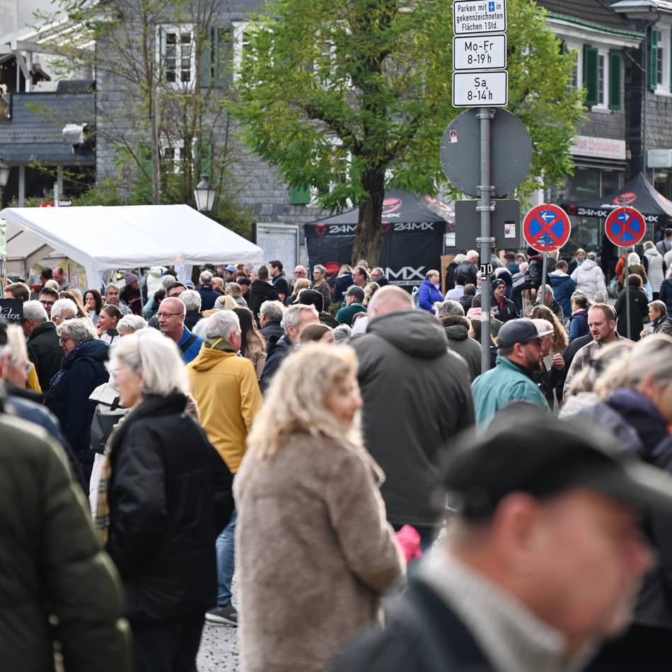 Brauchtum in Hückeswagen: Beim Martinsmarkt herrschte Hochbetrieb