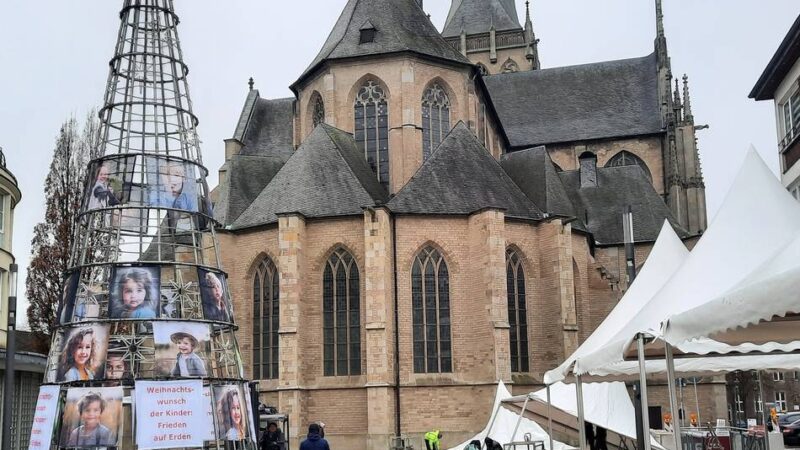 Viel Kritik an Weseler Weihnachtsbaum : „Der Schrottkegel wird von Jahr zu Jahr immer hässlicher“