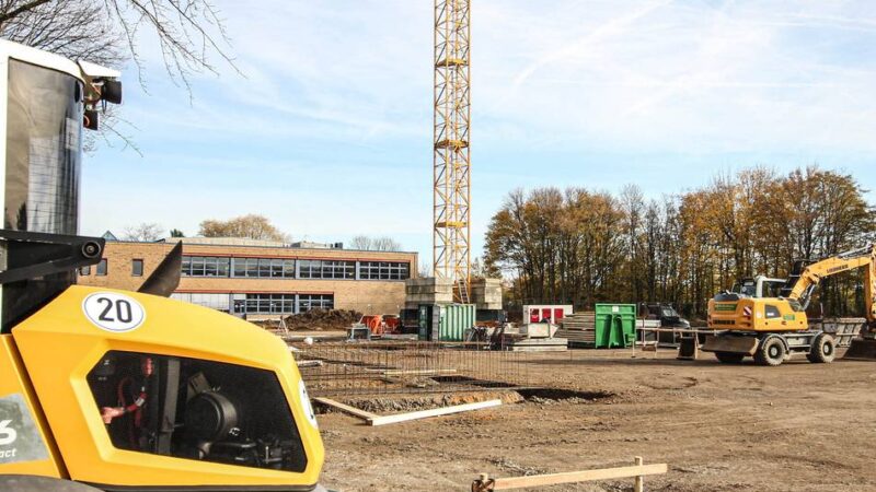 Großbaustelle Dritte Gesamtschule: In Wevelinghoven werden 7500 Kubikmeter Erde bewegt