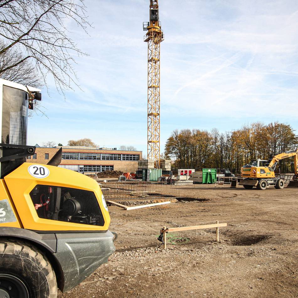 Großbaustelle Dritte Gesamtschule: In Wevelinghoven werden 7500 Kubikmeter Erde bewegt