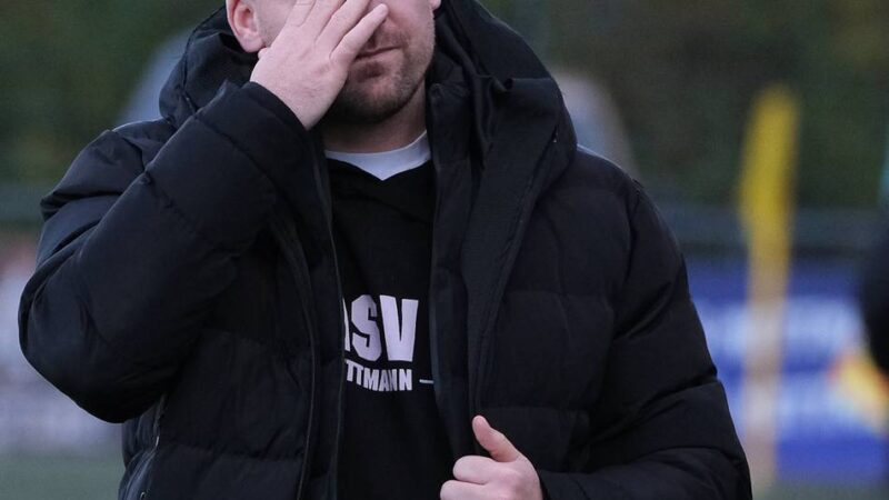 Mitten im Aufstiegskampf: Trainer Sebastian Pichura verlässt den ASV Mettmann