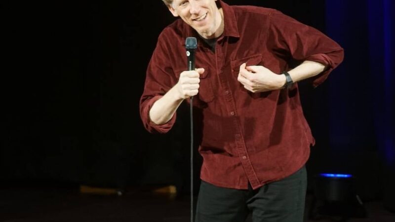 Comedy in Rees: Soloprogramm mit „Bundespausenlängengesetz“