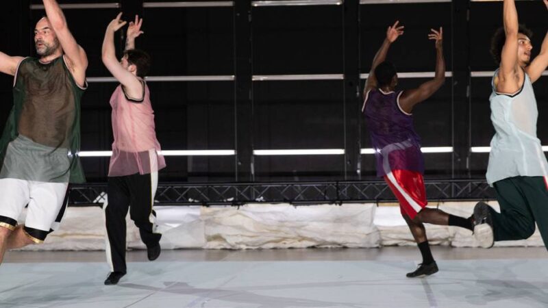 Inszenierung im Tanzhaus NRW: Wenn die „Vier Jahreszeiten“ in Fleisch und Blut übergehen