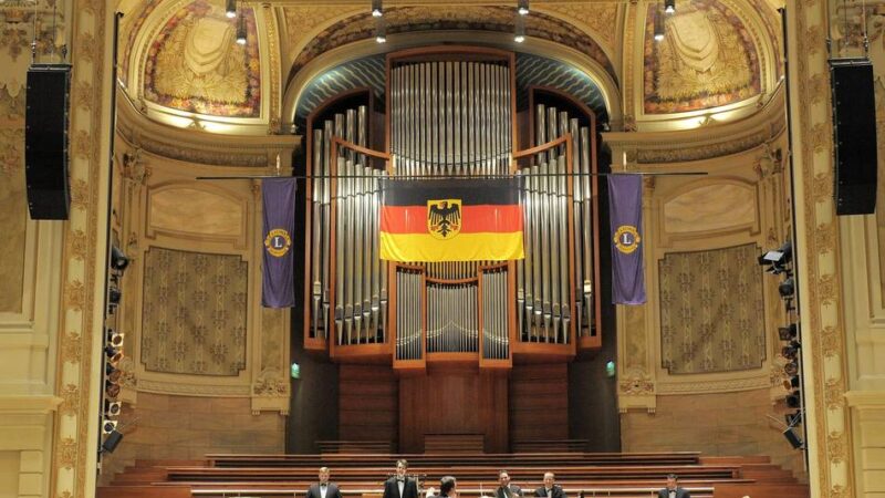 Benefizkonzert in Mönchengladbach: Militärmusik trifft Schlager — Konzert des Musikkorps der Bundeswehr