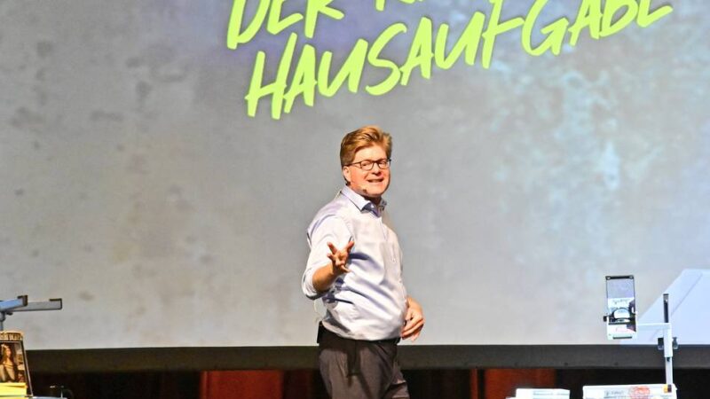 Comedy in Mönchengladbach: „Wenn schon unbeliebt, dann richtig“
