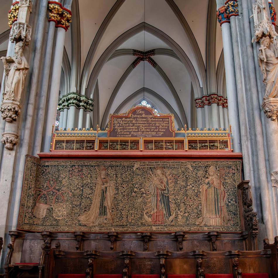 Reliquienschrein aufgebaut: Die Heiligen kehren in den Xantener Dom zurück