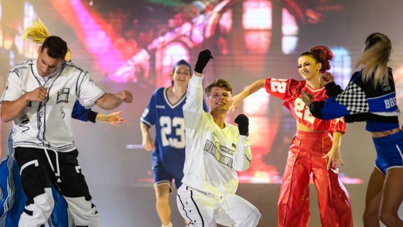 „Holiday on Ice“-Premiere in der Grefrather Eissport- und Eventhalle: Das größte Bühnenbild in der Geschichte von „Holiday on Ice“