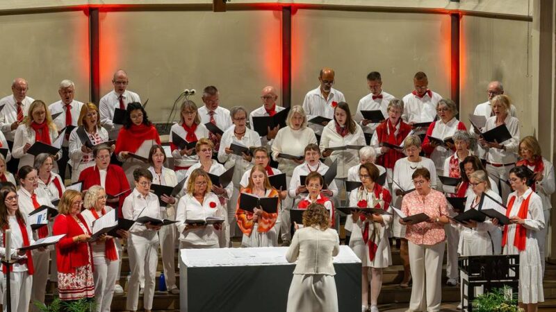 Adventskonzert in Hilden: Chor Cantiamo singt Songs von Armstrong und Bette Midler