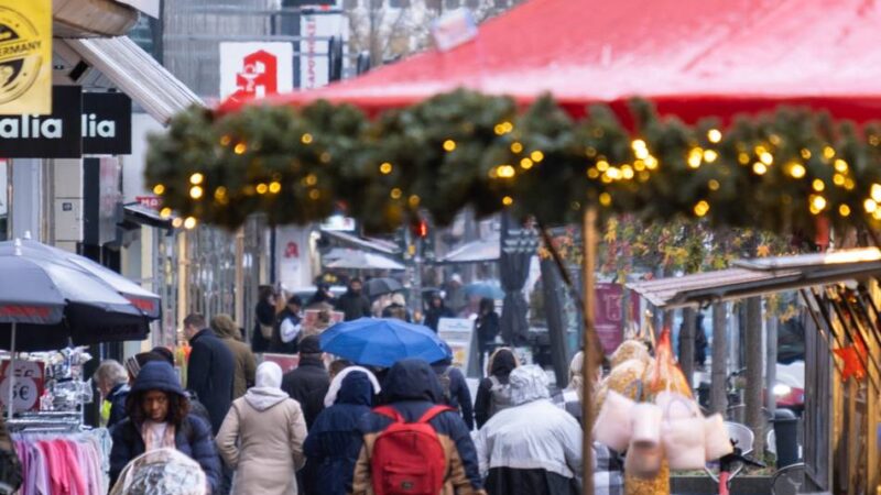Vorbereitungen in Gladbach und Rheydt: Weihnachtsgeschäft startet – was Händler erwarten und Kunden kaufen