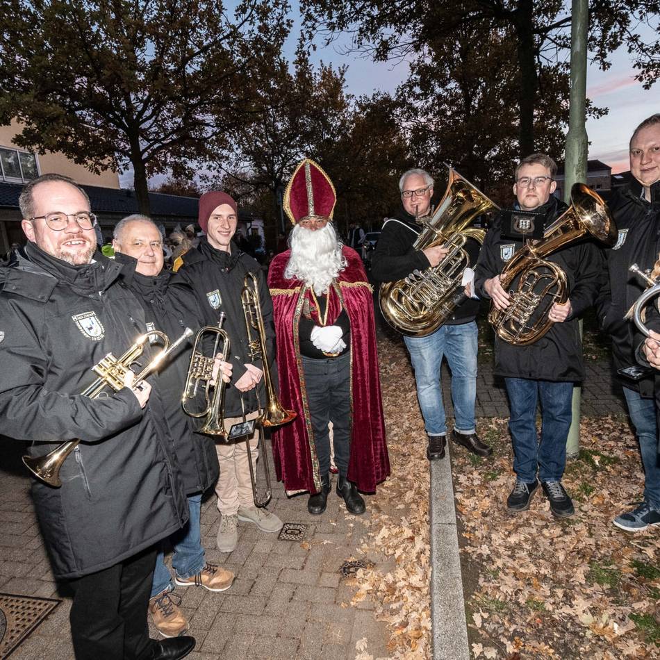 Musiker bei Martinszügen in Neuss : „Es gibt Tage, da sind wir zwölf bis 14 Stunden im Einsatz“