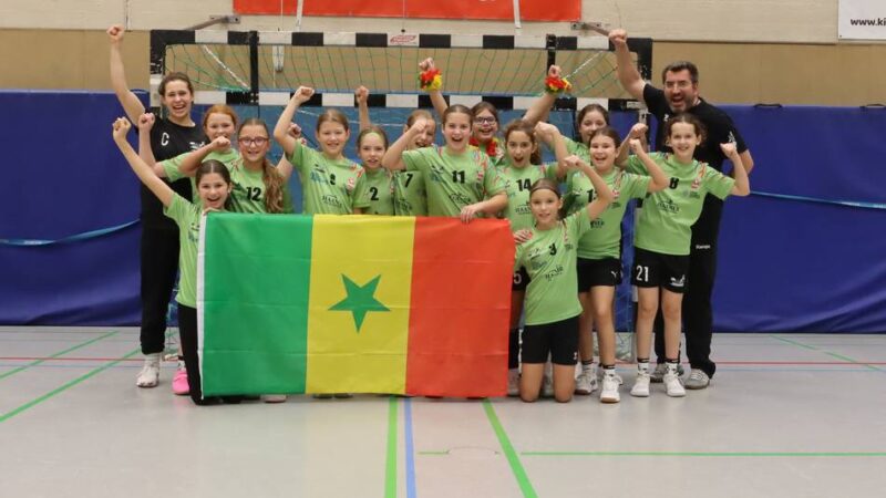 Weibliche E-Jugend von Adler Königshof: Krefelder Handball-Nachwuchs als Senegal im Final Four der Mini-WM