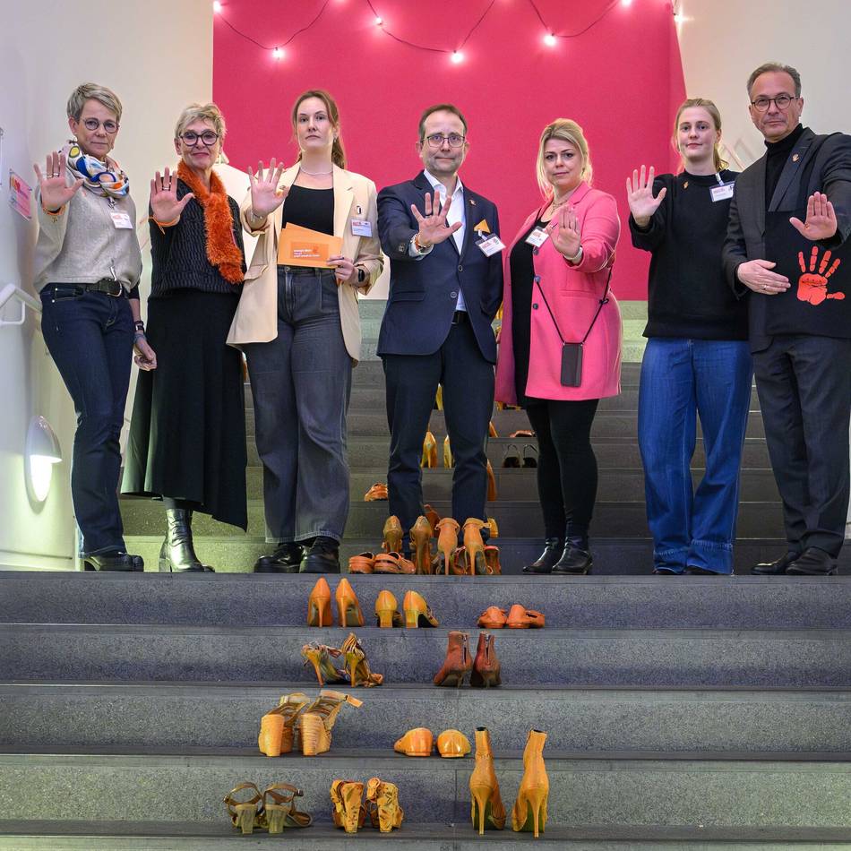 Zum Start der Orange Days: Neuss setzt ein Zeichen gegen Gewalt an Frauen