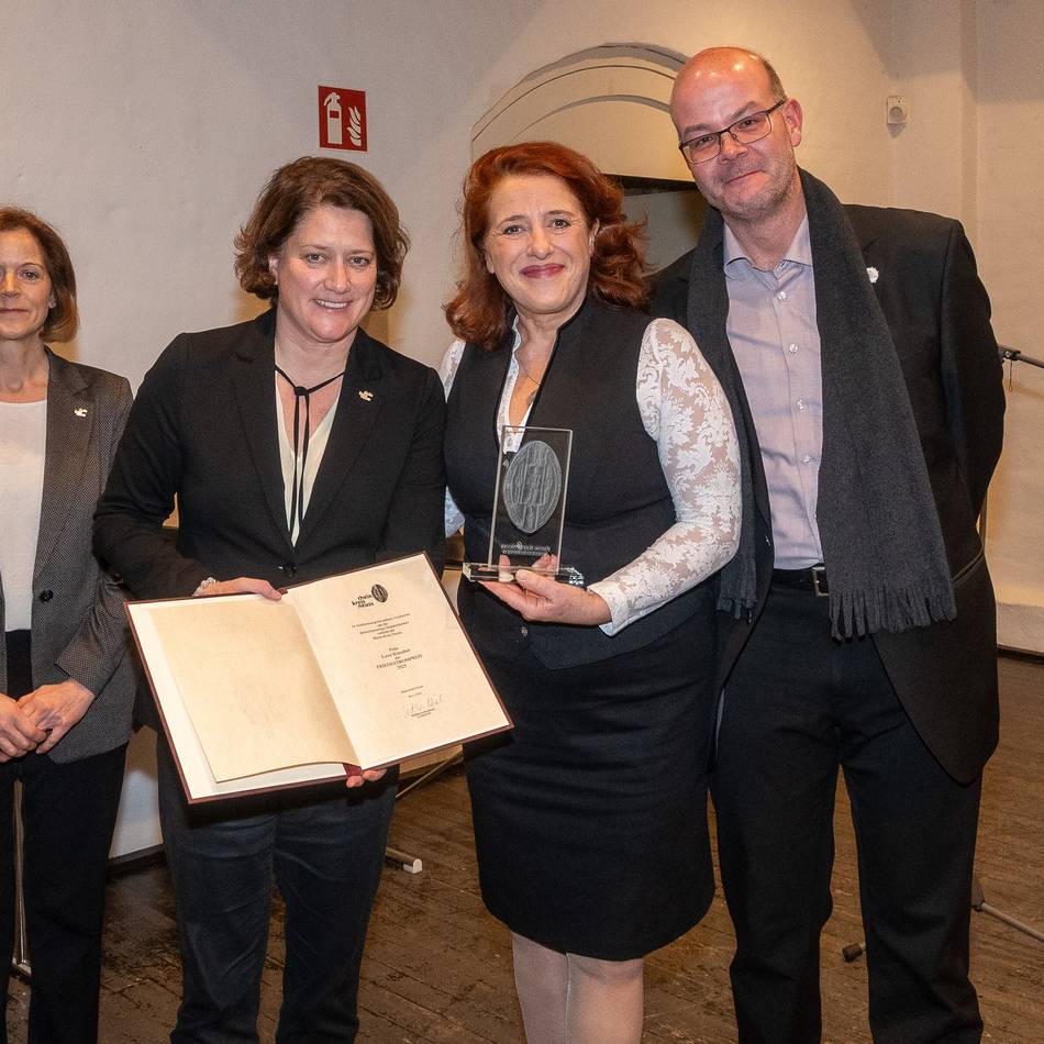Friedestrompreis für Mundart in Dormagen verliehen: Luise Kinseher begeistert mit Humor und Herz