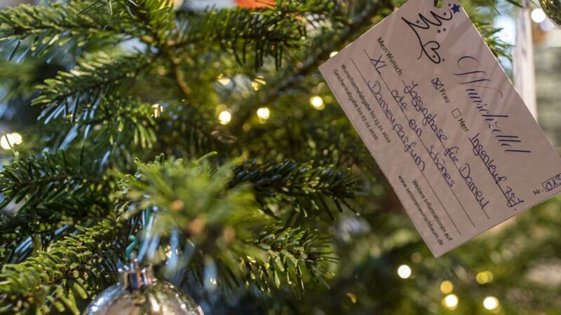 Weihnachtsaktion in Moers: Das ist neu beim Seniorenwunschbaum