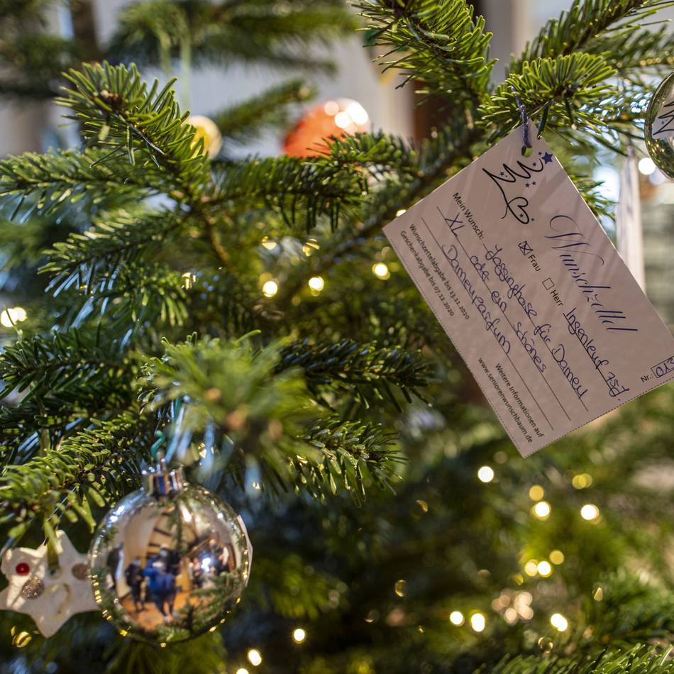 Weihnachtsaktion in Moers: Das ist neu beim Seniorenwunschbaum