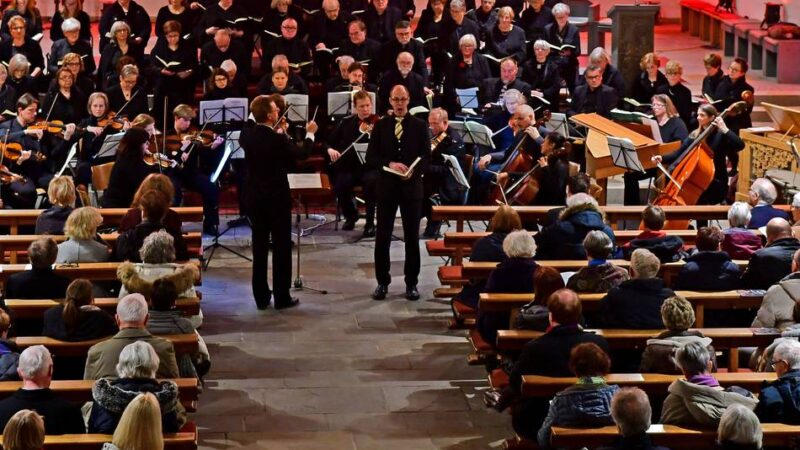 Kultur in Moers:  Inniges und aufwühlendes Konzert „Gegen das Vergessen“