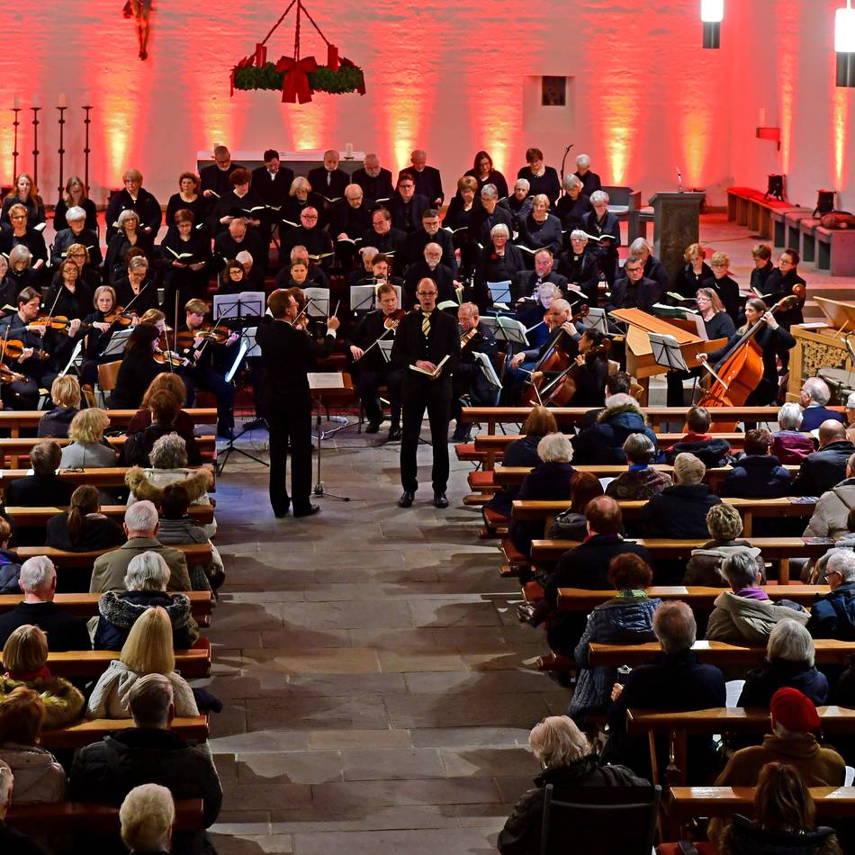 Kultur in Moers:  Inniges und aufwühlendes Konzert „Gegen das Vergessen“