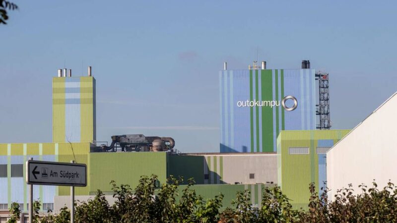 Nach Ankünigung von Stellenabbau: Zwist um Kündigungsschutz bei Outokumpu Krefeld